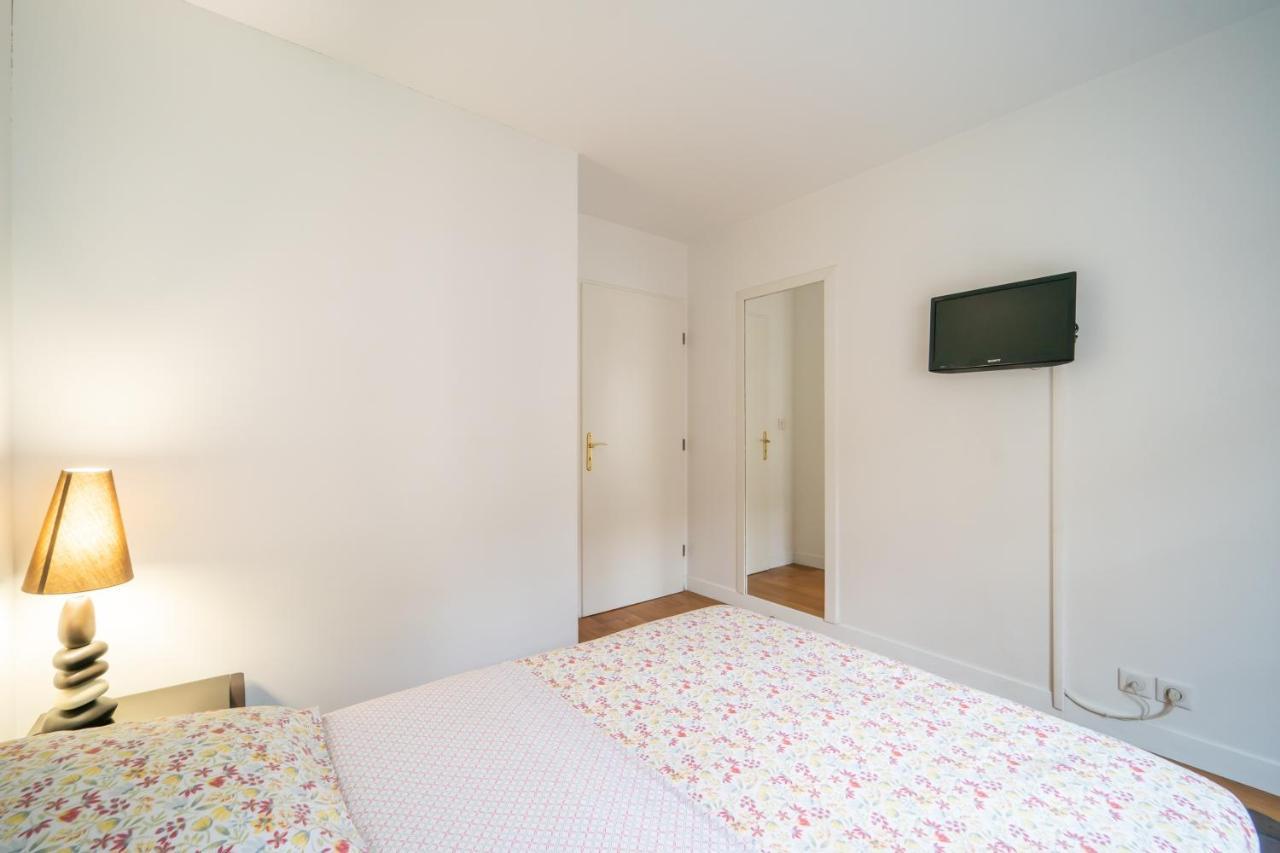 Appartamento Havre De Paix - Appt Avec Terrasse Courbevoie Esterno foto