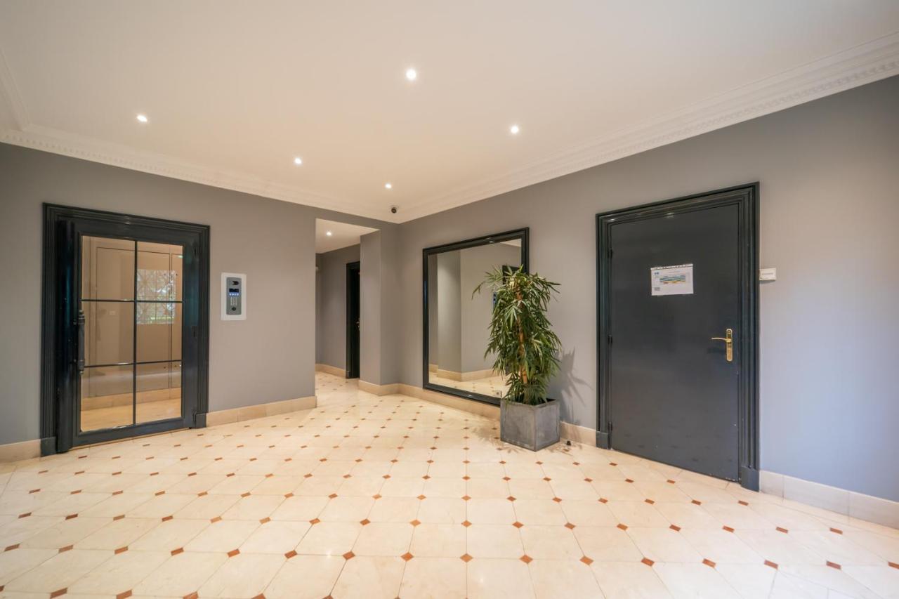 Appartamento Havre De Paix - Appt Avec Terrasse Courbevoie Esterno foto